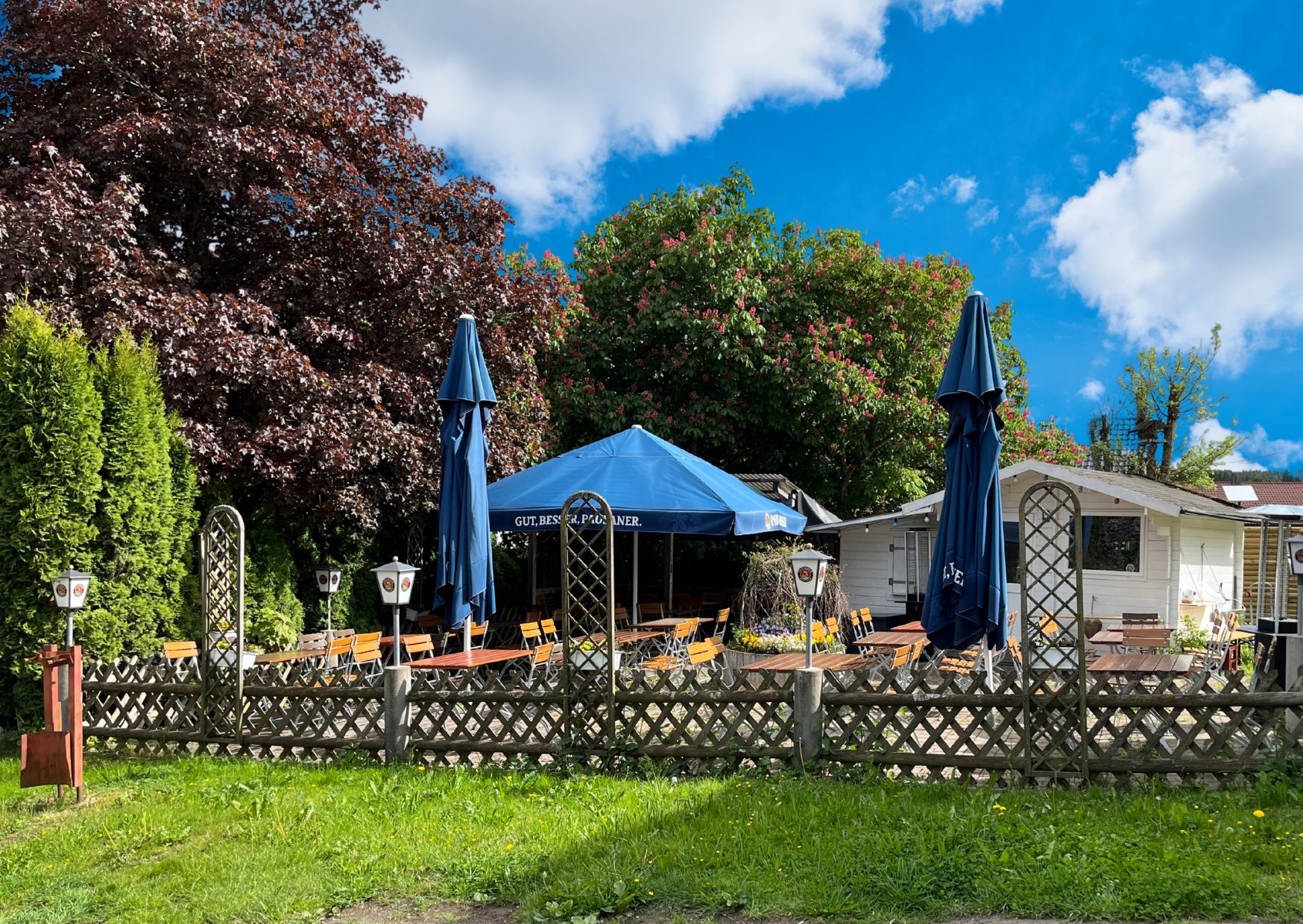 Biergarten im Mai